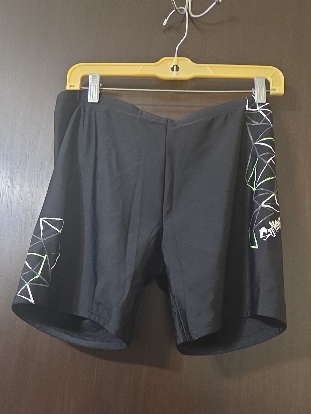 women's Sunseeker Black shorts NWT  XL runs small unisex